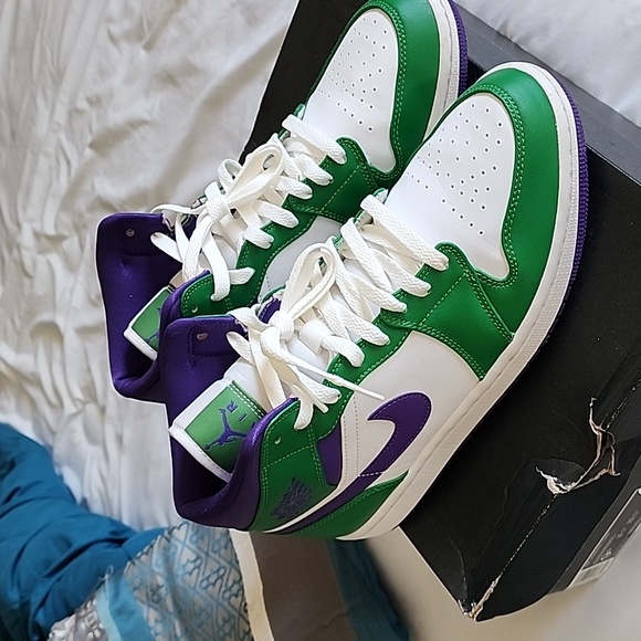 Lightly worn jordan 1s - Picture 5 of 7